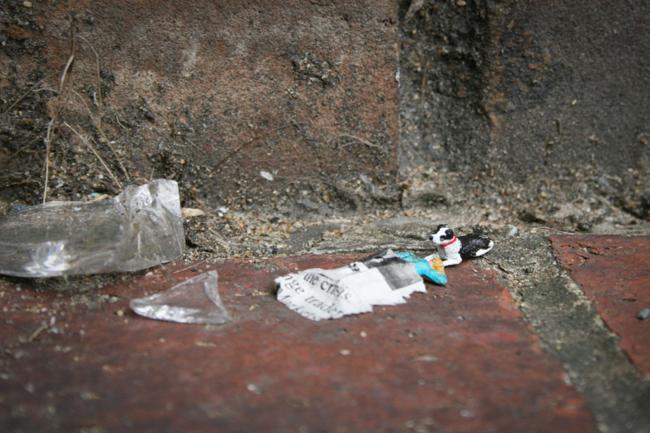 Street art of Slinkachu: Little People in the City