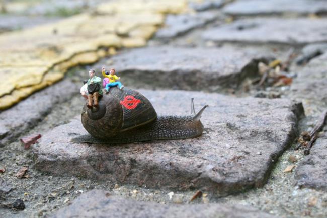 Street art of Slinkachu: Little People in the City