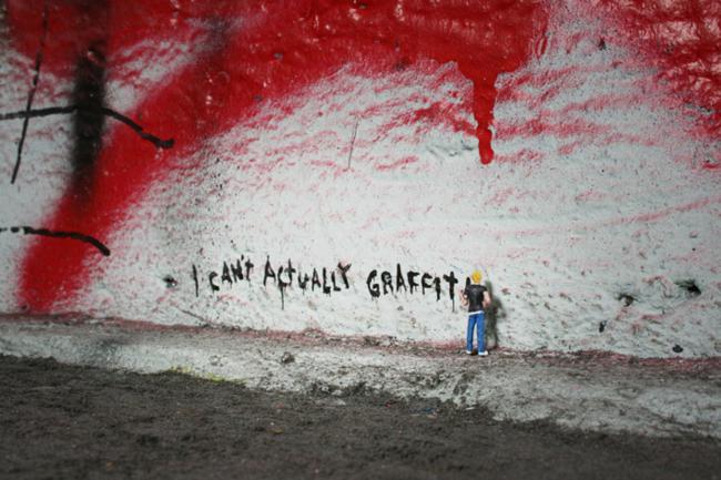 Street art of Slinkachu: Little People in the City