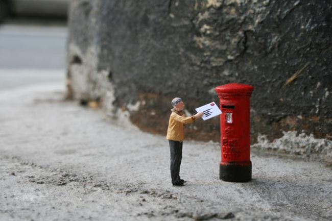 Street art of Slinkachu: Little People in the City