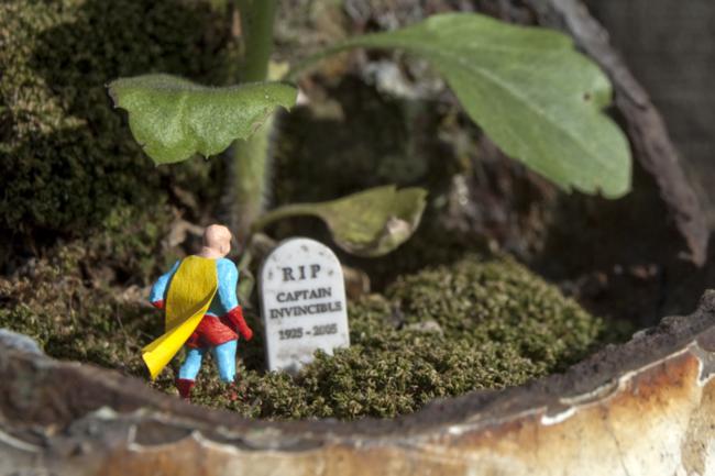 Street art of Slinkachu: Little People in the City