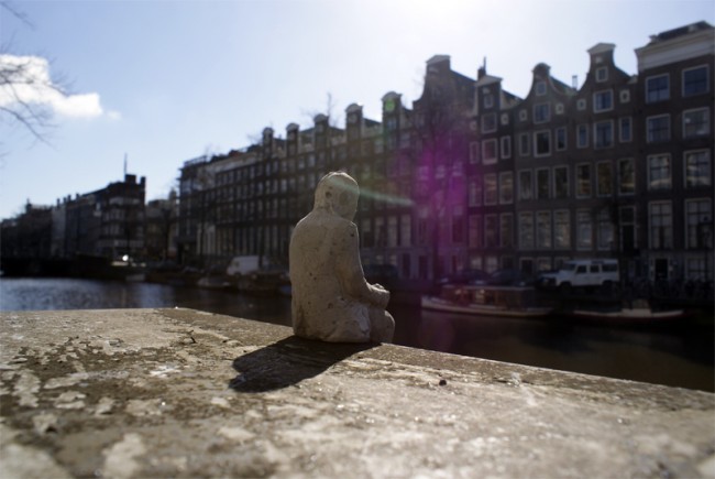 Street Art fron street artist Isaac Cordal Street