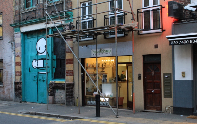 Stik street art in London, 'Art Thief'